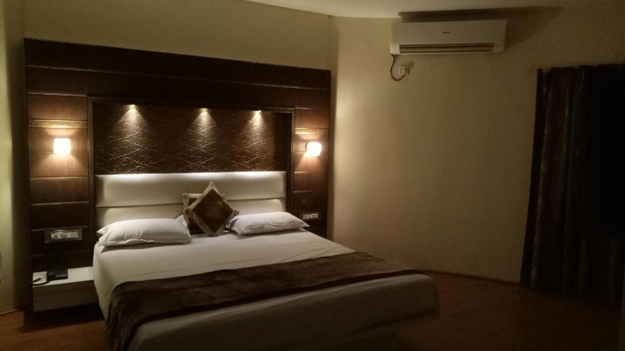 Hotel Tapovan Nashik Buitenkant foto